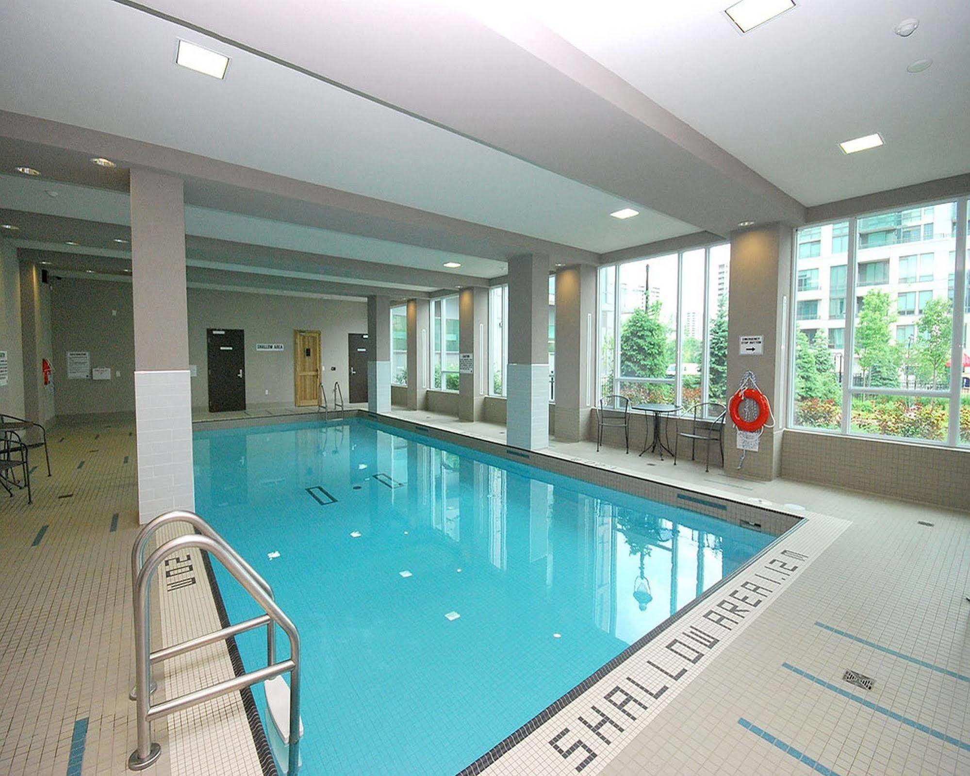 Maplewood Furnished Suites Mississauga Exterior photo